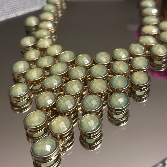 Jade green emerald Faux Gemstone Statement Necklace - Picture 2 of 4
